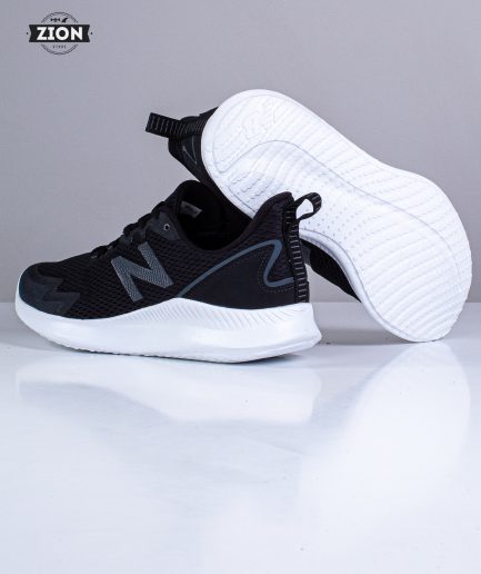 New Balance Ryval Run